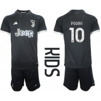 Dječji Nogometni Dres Juventus Paul Pogba #10 Rezervni 2023-24 Kratak Rukav (+ Kratke hlače)
